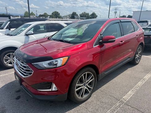 Used 2020 Ford Edge Titanium AWD/4WD image 2