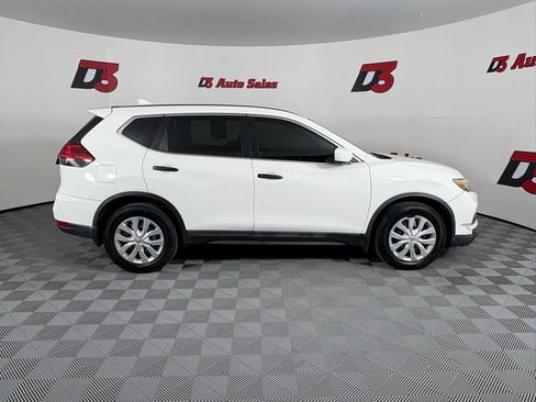 Used 2017 Nissan Rogue S FWD image 8