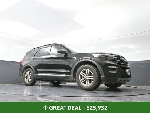 Used 2022 Ford Explorer XLT w/ Equipment Group 202A image 27