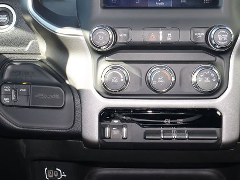 Used 2024 RAM 2500 Big Horn image 11