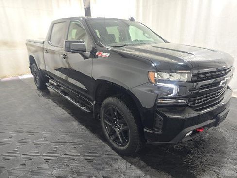 Used 2022 Chevrolet Silverado 1500 LT Trail Boss w/ Convenience Package II AWD/4WD image 3