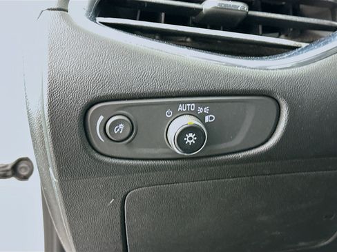 Used 2018 Chevrolet Malibu LT image 16