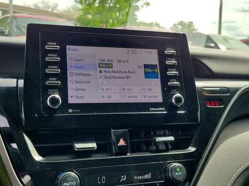 Used 2021 Toyota Camry SE image 27