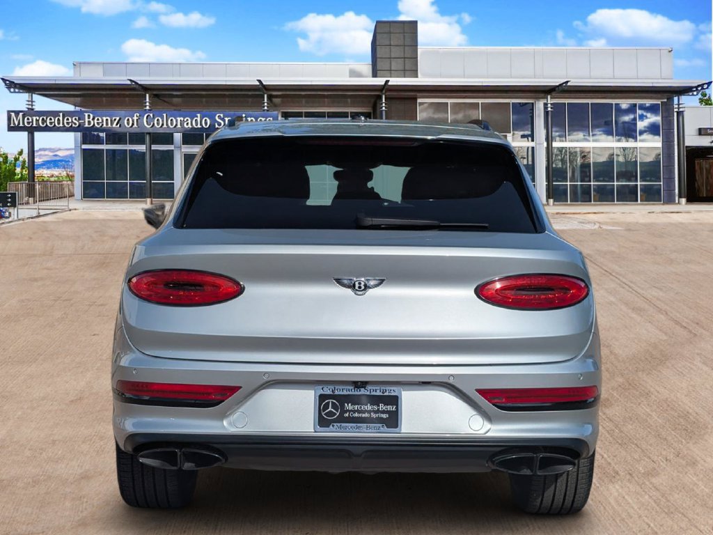 Used 2023 Bentley Bentayga Extended Wheelbase AWD/4WD image 7