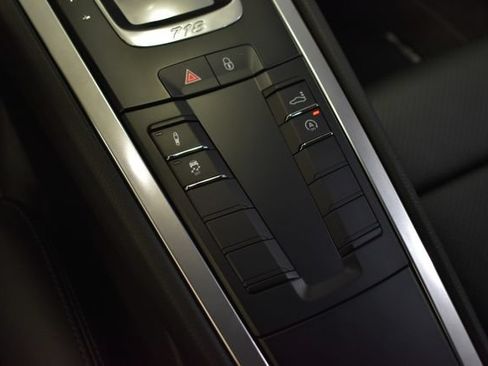 Used 2018 Porsche 718 Cayman S RWD image 17