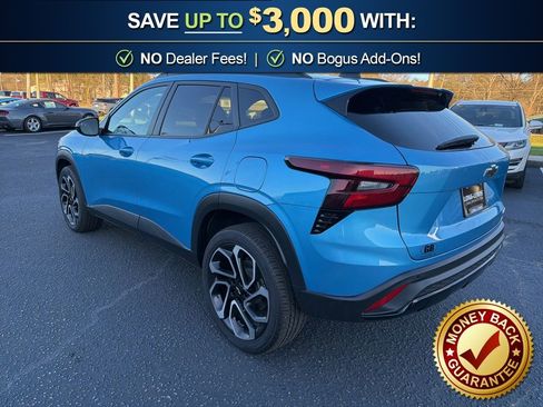 Used 2025 Chevrolet Trax RS w/ Driver Confidence Package image 8