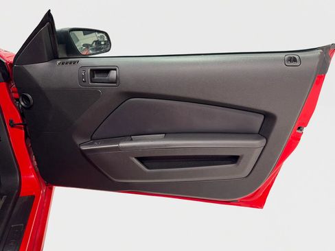 Used 2013 Ford Mustang Coupe image 18