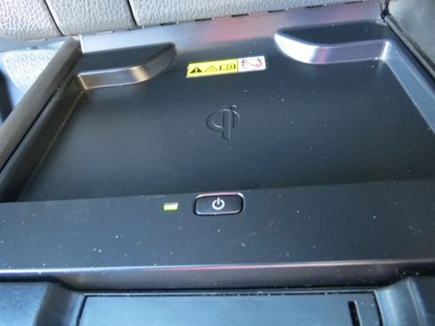 Used 2022 Toyota Camry XLE image 20