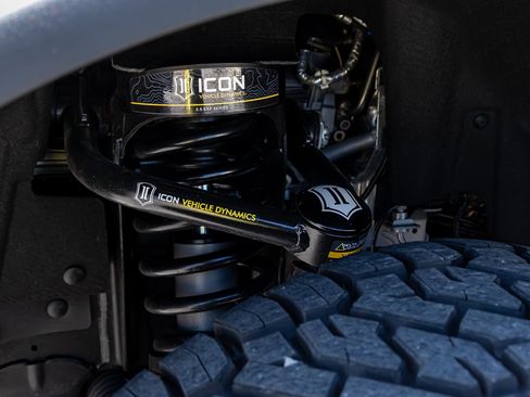 Used 2025 Ford Bronco Badlands AWD/4WD image 18