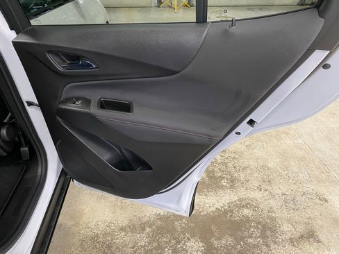 Used 2023 Chevrolet Equinox RS image 23