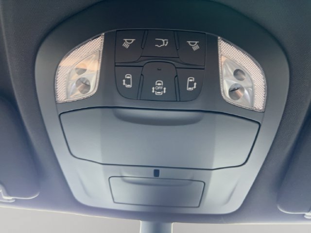 New 2027 Chrysler Pacifica Select AWD/4WD image 3