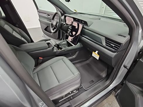 New 2026 GMC Terrain AT4 w/ Convenience Package III image 38