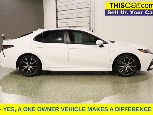 Used 2023 Toyota Camry SE FWD image 8