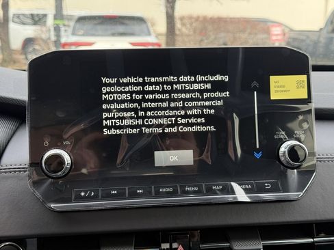 Used 2025 Mitsubishi Outlander SEL image 18