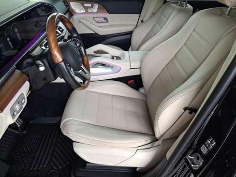 Used 2022 Mercedes-Benz GLS 580 4MATIC image 11
