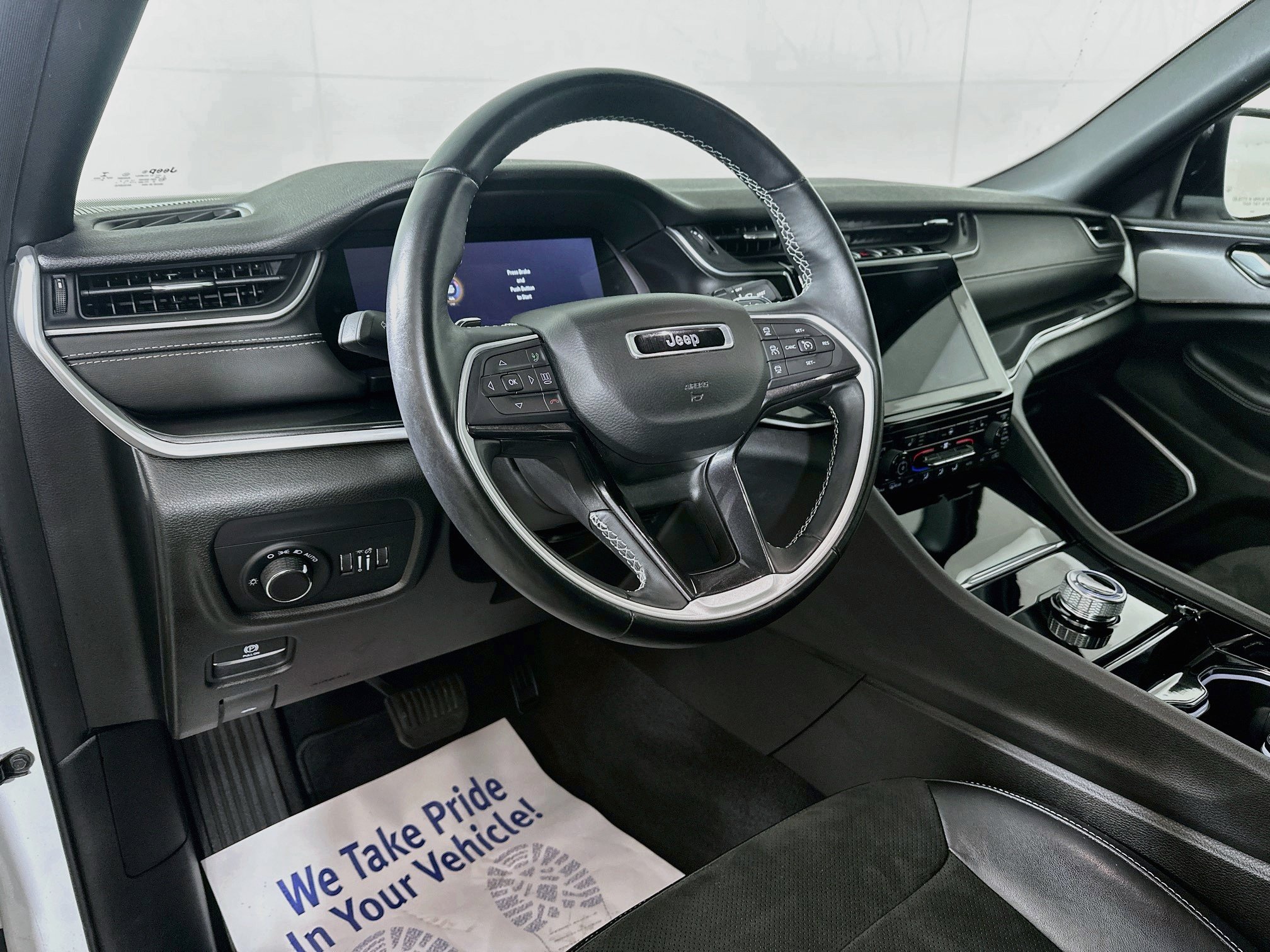 Used 2021 Jeep Grand Cherokee L Laredo AWD/4WD image 9