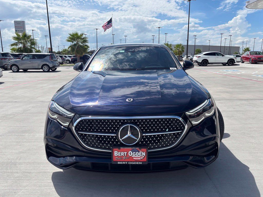 Used 2024 Mercedes-Benz E 450 4MATIC Sedan image 2