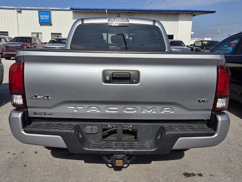 Used 2022 Toyota Tacoma SR5 w/ Technology Package AWD/4WD image 3