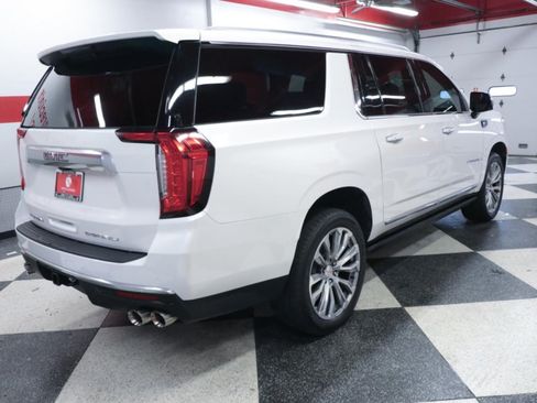 Used 2021 GMC Yukon XL Denali w/ Denali Premium Package RWD image 7