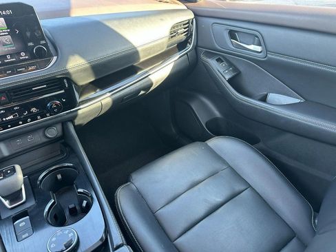 Used 2023 Nissan Rogue SL w/ SL Premium Package image 16