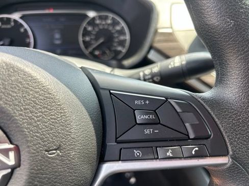 Used 2025 Nissan Altima 2.5 SV FWD image 19