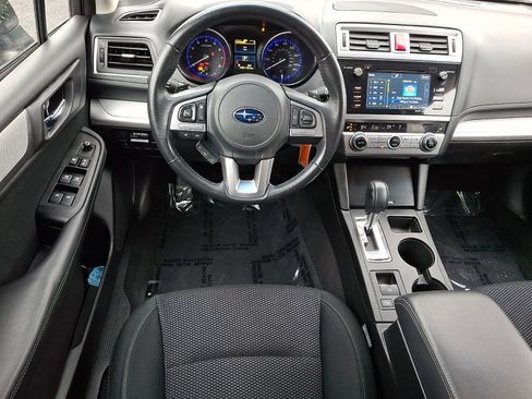 Used 2017 Subaru Outback 2.5i Premium image 11
