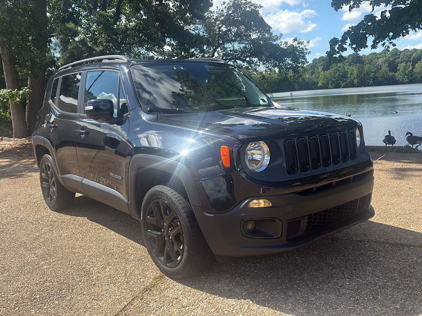 Used 2016 Jeep Renegade Latitude AWD/4WD image 1