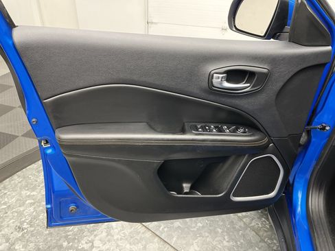 Used 2019 Jeep Compass Limited AWD/4WD image 6