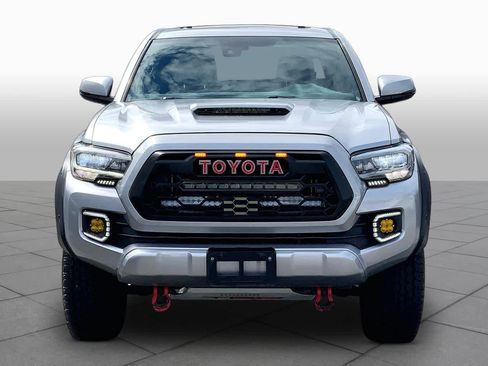 Used 2021 Toyota Tacoma TRD Sport w/ TRD Premium Sport Package AWD/4WD image 4