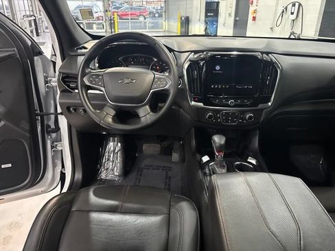 Used 2023 Chevrolet Traverse RS AWD/4WD image 33