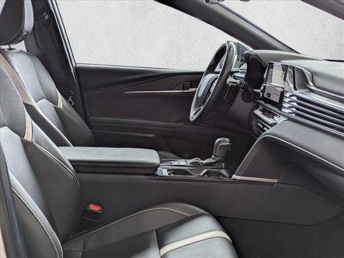Used 2025 Toyota Camry SE FWD image 24