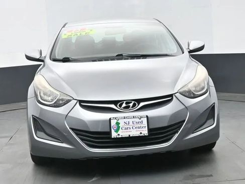 Used 2015 Hyundai Elantra SE image 3