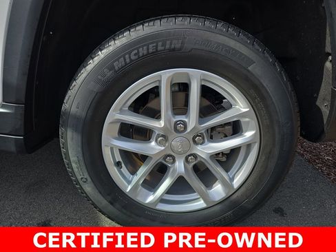 Used 2023 Jeep Grand Cherokee Laredo image 34