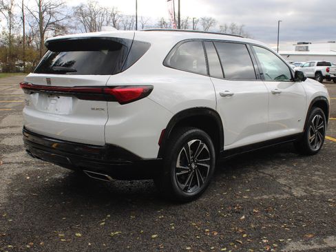 Certified 2025 Buick Enclave Sport Touring w/ Power Package image 10