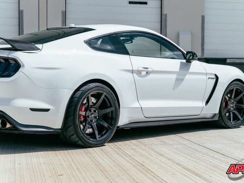 Used 2017 Ford Mustang Shelby GT350R w/ GT350R Equipment Group 920A RWD image 57