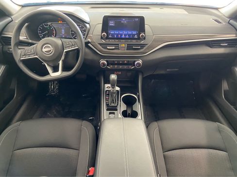 Used 2024 Nissan Altima 2.5 SV image 19