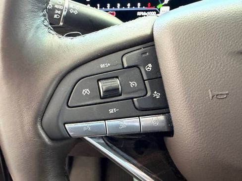 Used 2023 Cadillac Escalade Premium Luxury AWD/4WD image 24