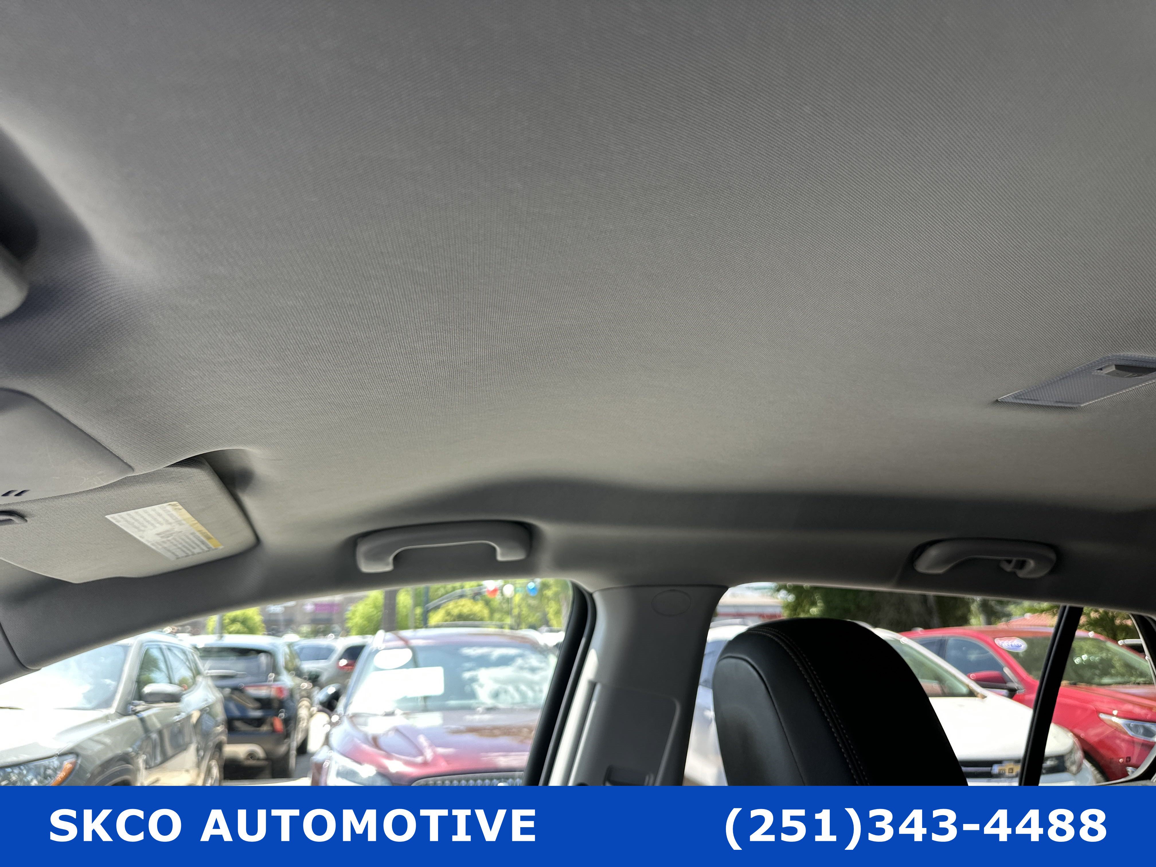 Used 2022 Chevrolet Trax LT w/ LT Convenience Package FWD image 26