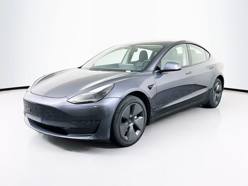 Used 2021 Tesla Model 3 Standard Range Plus RWD image 3