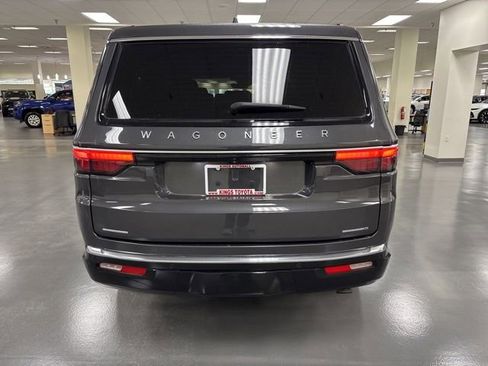 Used 2022 Jeep Wagoneer Series II AWD/4WD image 6