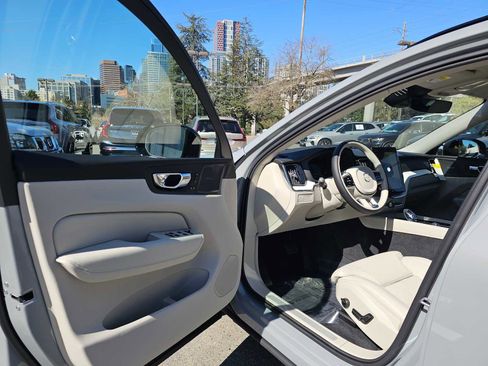 New 2026 Volvo XC60 T8 Ultra w/ Protection Package Premier AWD/4WD image 19
