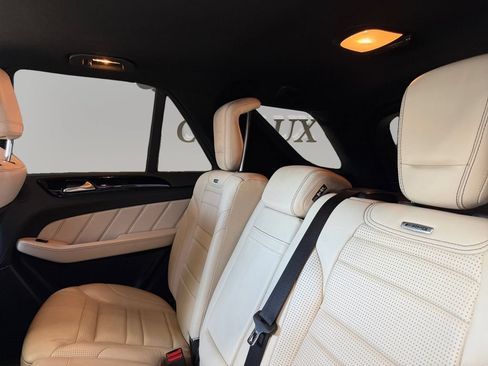 Used 2012 Mercedes-Benz ML 63 AMG 4MATIC w/ Driver Assistance Pkg image 13