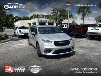 New 2026 Chrysler Pacifica Pinnacle