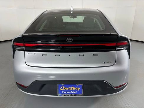 Used 2024 Toyota Prius LE image 8