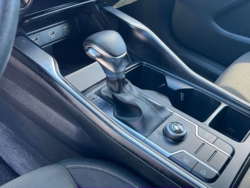 Used 2023 Kia Sorento LX image 42