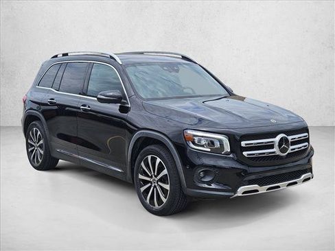 Used 2021 Mercedes-Benz GLB 250 image 3