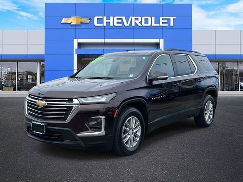 Certified 2023 Chevrolet Traverse LT image 2