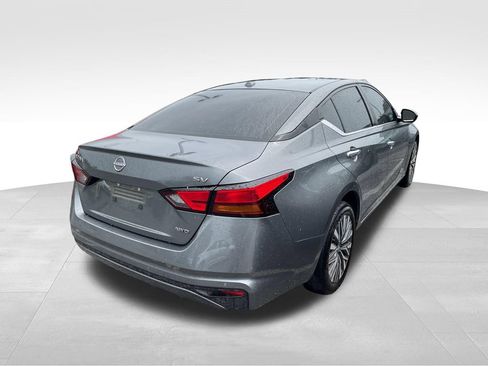 Used 2024 Nissan Altima 2.5 SV AWD/4WD image 7