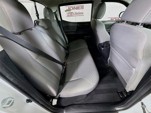 Certified 2022 Toyota Tacoma SR image 27