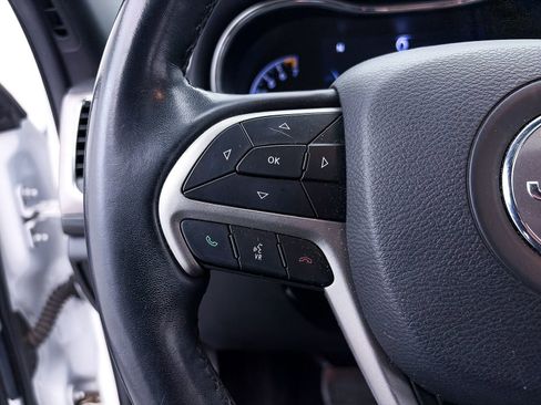 Used 2019 Jeep Grand Cherokee Altitude RWD image 26
